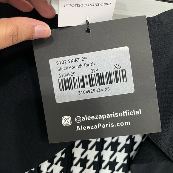 NWT Aleeza Paris Houndstooth Pleated Skater Skirt (read description) - Picture 6 of 13
